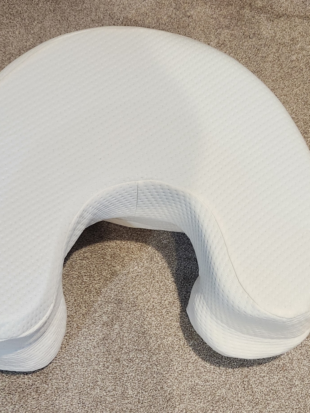 White Memory Foam U-Shaped Neck Pillow - Supportive Comfort
